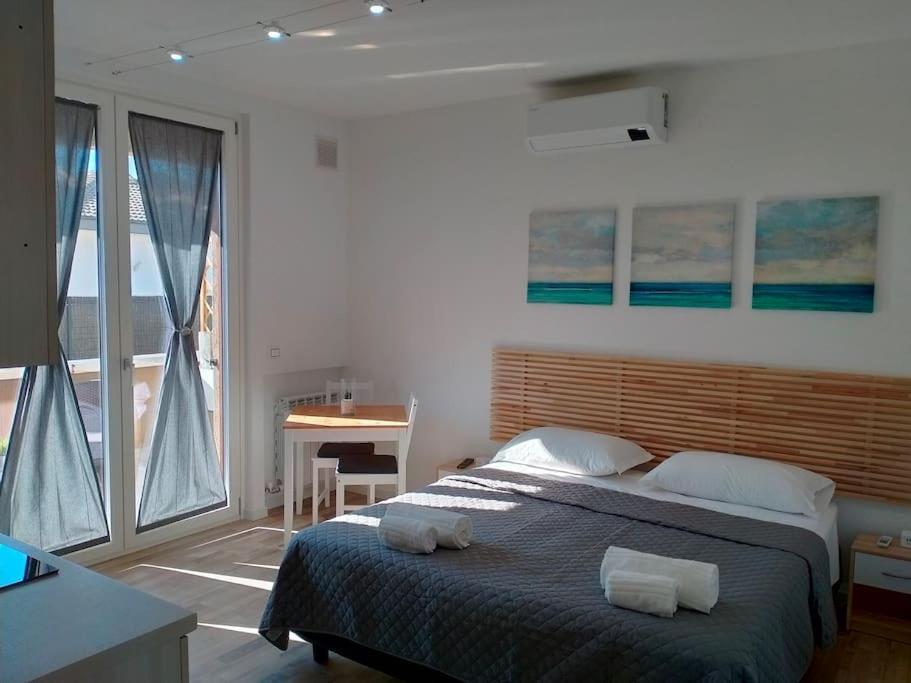 Suite Room Malpensa B&B Cardano Al Campo Exterior foto